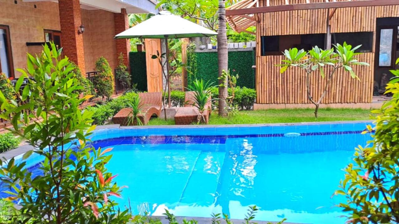 Wahyuga Sari Guest House Nita Salon & Spa Nusa Lembongan  Exterior photo